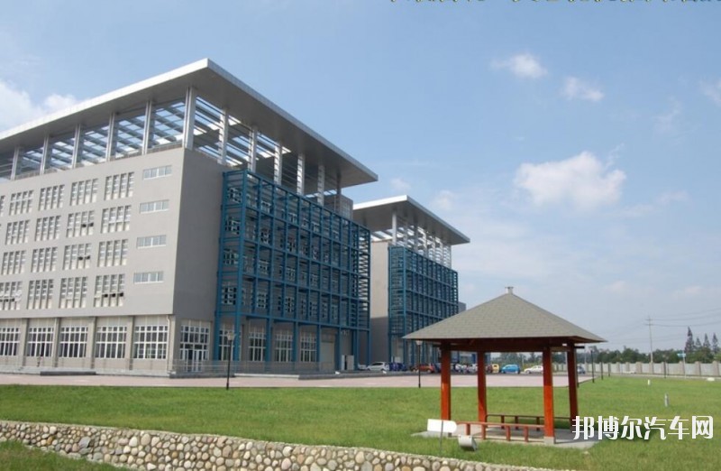 成都技师汽车学院2019年报名条件、招生对象