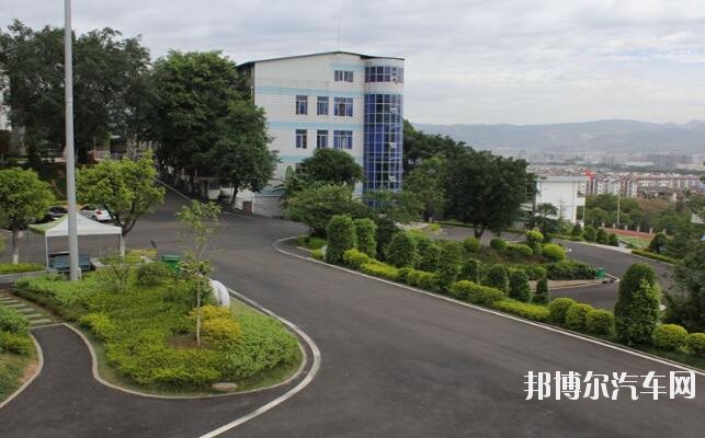 凉山农业汽车学校招生办联系电话