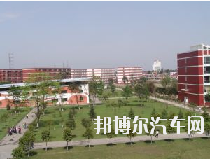 四川信息汽车职业技术学院雪峰校区招生办联系电话