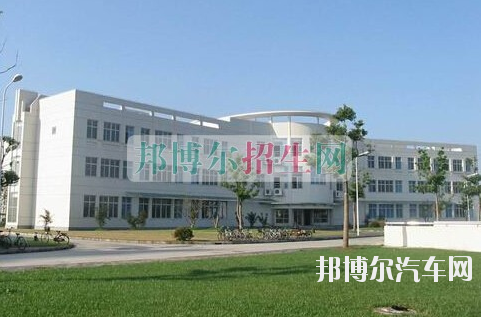 毕节地区工业汽车学校招生办联系电话