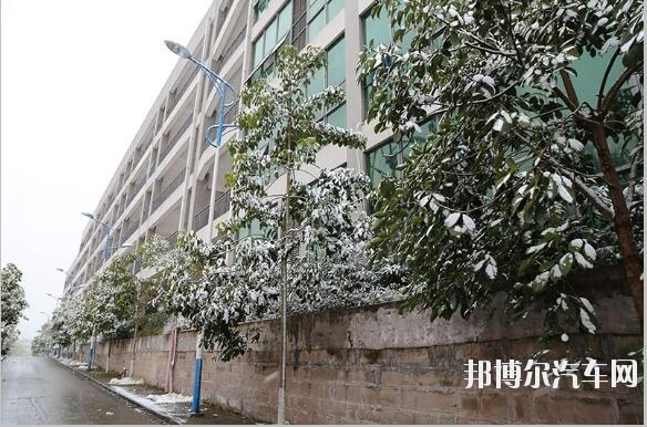 重庆荣昌汽车职业教育中心有哪些专业