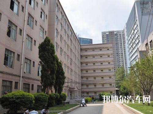 云南三鑫职业技术汽车学院是几本